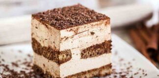 Il mio dessert per ferragosto? Un cremoso semifreddo lampo a base di caffè, biscotti e cioccolato, ti conquisto di sicuro!