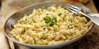 Ci vuole un po’ di fantasia per cucinare un primo saporito e anche semplice, un risotto che non delude. Useremo le noci e sarà una crema unica!