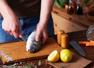 Come sfilettare il pesce fresco in poco tempo, ti suggerisco il metodo della nonna, funziona davvero!