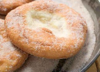 Mangiavo sempre queste frittelle quando ero piccola, finalmente ho trovato la ricetta e le faccio sempre per la merenda - RicettaSprint