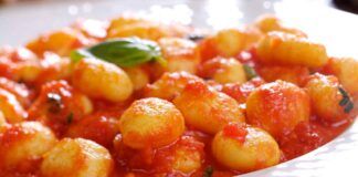 La domenica punta sempre su classico, con questa ricetta e gli gnocchi non sbagli mai! - RicettaSprint