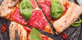 La pizza avanzata va conservata così, poi la riscaldi e senti che bontà, sembra appena sfornata