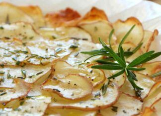 Le chips di patate le faccio al forno sono croccanti e leggerissime perfette con tutto