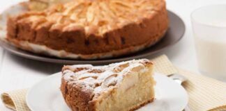 Non faccio la classica torta di mele, mi piace aggiungere questo ingrediente che la rende morbida e soffice da sciogliersi in bocca