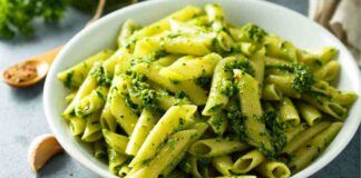 Niente pesto per questa pasta, ma faccio una crema di tenerumi alla siciliana - RicettaSprint