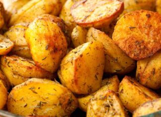 Come si preparano le patate al forno, la ricetta facilissima