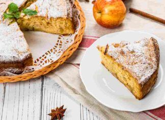 Torta di mele di Alessandra Spisni, per farla morbidissima e umida non devi mai saltare mai questo passaggio