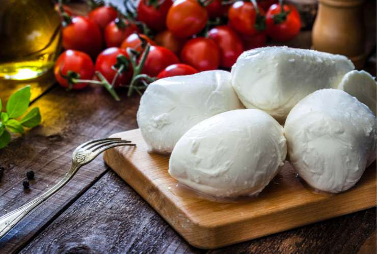 Un secondo sfizioso, gustoso e filante che ti sazia Prepara le melanzane ripiene la ricetta della nonna sarà un successone Ricettasprint