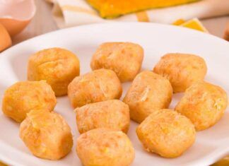 Frittelle di zucca, pronte in pochi minuti, la ricetta veloce per farle in metà tempo