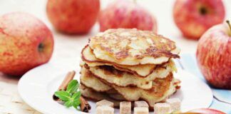 pancake frullati con mele e yogurt, così leggeri che il nutrizionista mi ha dato l'ok