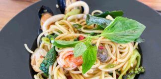 Pasta del mascalzone: una specialità senza regole, mescolando mare e monti prepari un capolavoro in 20 minuti!