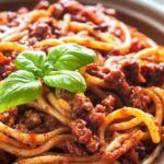 Se ti dico pasta del torero, cosa ti viene in mente? È semplice: manzo e peperoni rossi, esagerata la sua bontà!