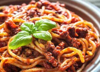 Se ti dico pasta del torero, cosa ti viene in mente? È semplice: manzo e peperoni rossi, esagerata la sua bontà!