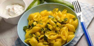 Pasta con le zucchine indimenticabile: ho aperto il frigo e mi sono lasciata ispirare, il risultato? Una goduria, prova tu stessa!