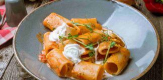 Pasta con pomodorini arrostiti e stracciatella, niente di più buono e veloce da fare oggi