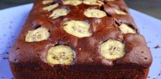 Non si resiste alla mia torta esotica: è il mix perfetto di cocco, banana e cioccolato che ti conquista al primo assaggio!