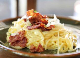 Cacio e pepe di nonna Pina, cremosa e un po' croccante Ricettasprint