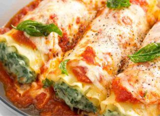 Cannelloni ripieni di spinaci, conditi al sugo la ricetta della nonna Ricettasprint