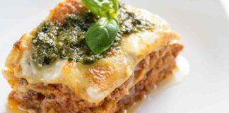 Lasagna al ragù di salsiccia e funghi la ricetta della nonna è garanzia Ricettasprint