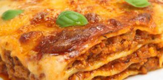 Lasagne con il ragù di salsicce non sai cosa ti mangi, spendi veramente poco e fai un super figurone,le farai solo così!