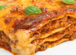 Lasagne con il ragù di salsicce non sai cosa ti mangi, spendi veramente poco e fai un super figurone,le farai solo così!