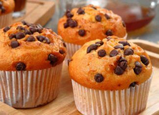 Muffin con gocce di cioccolato: impossibile dirgli di no, per renderli soffici e golosi c'è la ricetta segreta!