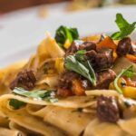 Pappardelle al ragù bianco con verdure per il pranzo domenicale Ricettasprint