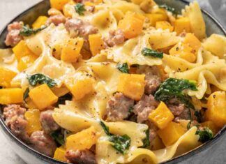 Pasta con salsiccia e zucca saltata in padella, aggiungi anche questo Ricettasprint