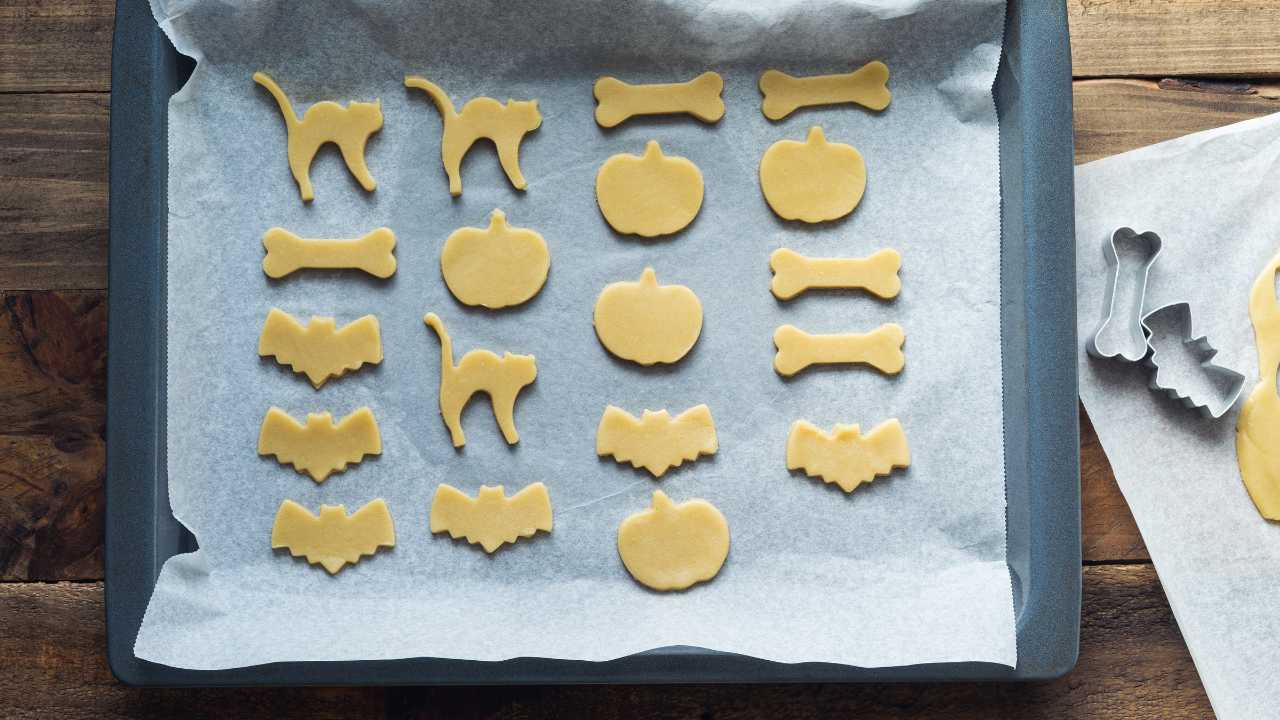 Per fare i biscotti di halloween ho utilizzato la ricetta della frolla di mia nonna, con lei non posso sbagliare mai!