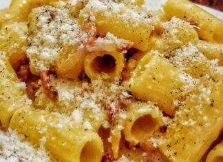 Preparo la pasta e patate perfetta: dalla vellutata formaggiosa, al tocco di speck croccante, un assaggio e non la dimentichi più!