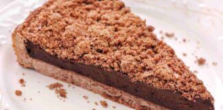 Torta sbriciolata di nocciole: l'impasto friabile e croccante con un tocco in più che lascia il ripieno cremosissimo!