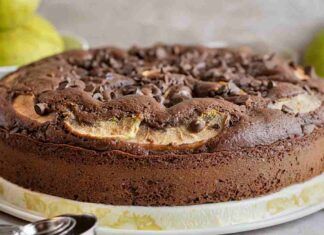 4 pere mollicce e un pó di cacao, roba di 5 minuti per una torta che è più buona di quelle di nonna!