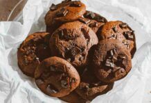 Biscotti al cioccolato senza burro, l'impasto che si fa in 10 minuti e non riposa, così li mangi subito!