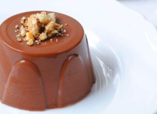 Budino al cioccolato: ricetta furbissima con 3 ingredienti pronto in 8 minuti, perfetto per il dessert improvviso!