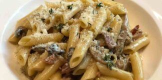 Poteva mai mancare di questi periodi la carbonara con i funghi? Se la classica ti piace questa non ti dico!