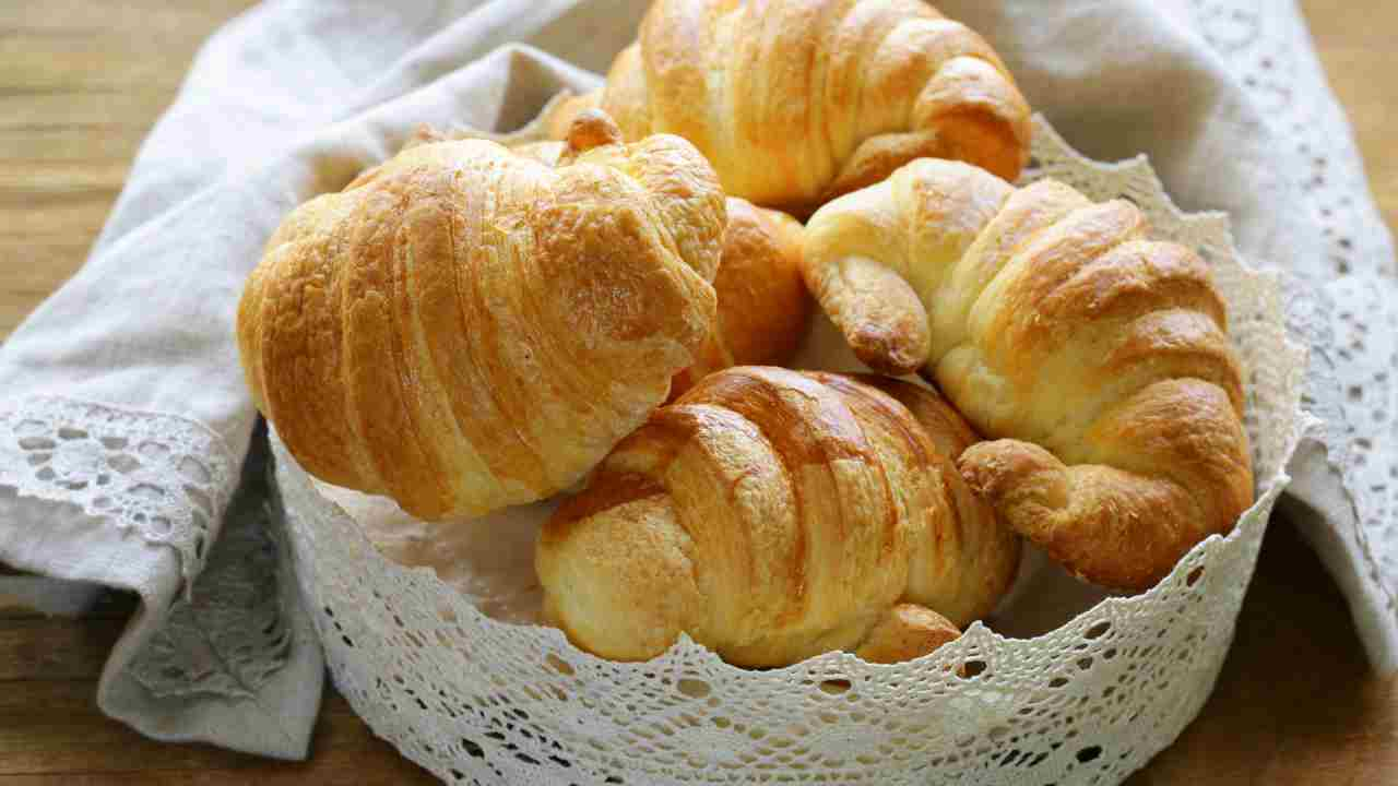 Cornetti di pasta sfoglia