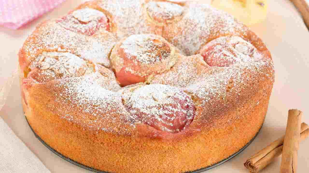 L'apple cake nn è una torta di mele qualunque ce le devi mettere sane 5 mele e anche tanta cannella