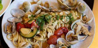 Spaghetti alle vongole, pomodorini e zucchine Ricettasprint