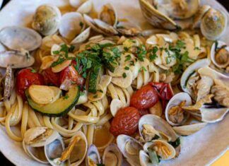 Spaghetti alle vongole, pomodorini e zucchine Ricettasprint