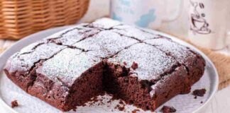 Torta alla cioccolata calda: il mix caldo che metti in forno e si trasforma in una nuvola sofficissima!