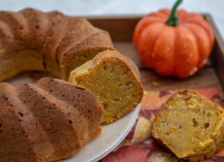 Torta ai mille uno sapori dell'autunno, insieme alla zucca frulli tutto, il risultato è soffice profumatissimo