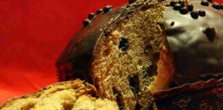 Un panettone al cioccolato artigianale nel dettaglio