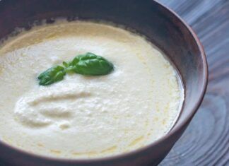 Crema di parmigiano: la vellutata ricetta che rende speciali tutti i tuoi piatti, persino le bruschette!