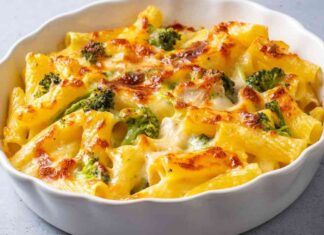 Con broccoli e salsicce non condisco solo le orecchiette, preparo una pasta al forno irresistibile, stavolta ti sorprendo!