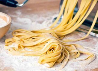 La pasta kamut la faccio in casa, niente paura l'occorrente lo compro al supermercato, digeriscono tutti che è una bellezza