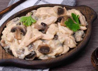 Non le solite scaloppine, queste le faccio con il vino e i funghi, che sughetto favoloso viene fuori dal bis obbligatorio!