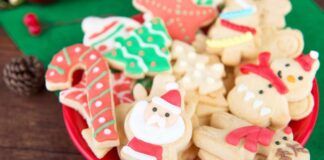 Biscotti di Natale decorati dell'ultimo minuto