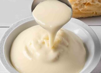 Crema di parmigiano con pane - RicettaSprint