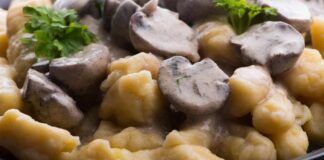 Gnocchi cremosi ai funghi