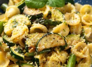 Orecchiette con zucchine, pancetta e noci Ricettasprint